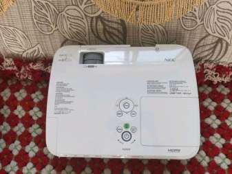 原裝進(jìn)口投影儀，筆記本電腦，沒(méi)維修過(guò)，配件齊全，都低價(jià)轉(zhuǎn)讓